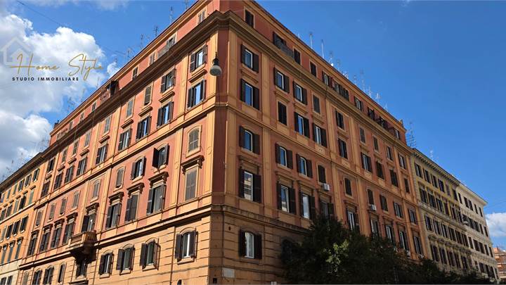 Elegante immobile in zona Prati